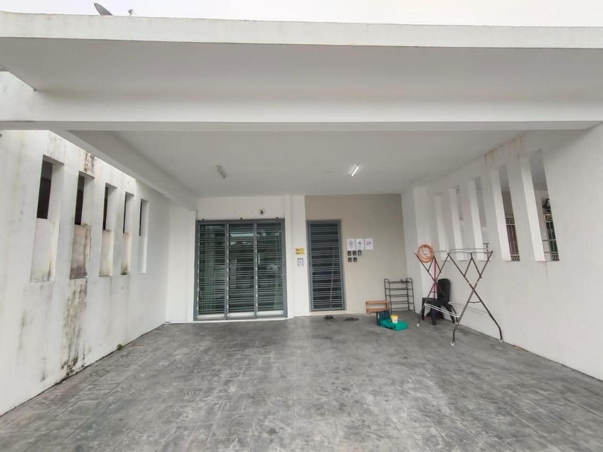 Karak Indah Homestay Exteriör bild